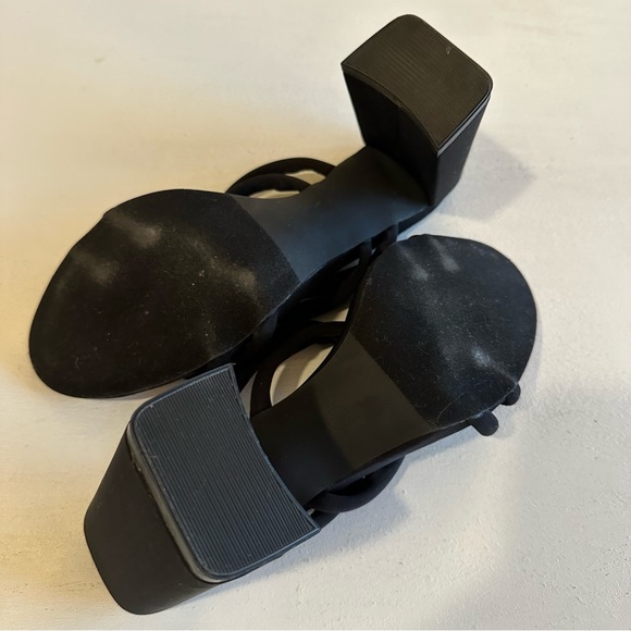 She & In Slip On Block Heeled Sandals - Black Size 8.5 - Picture 12 of 13